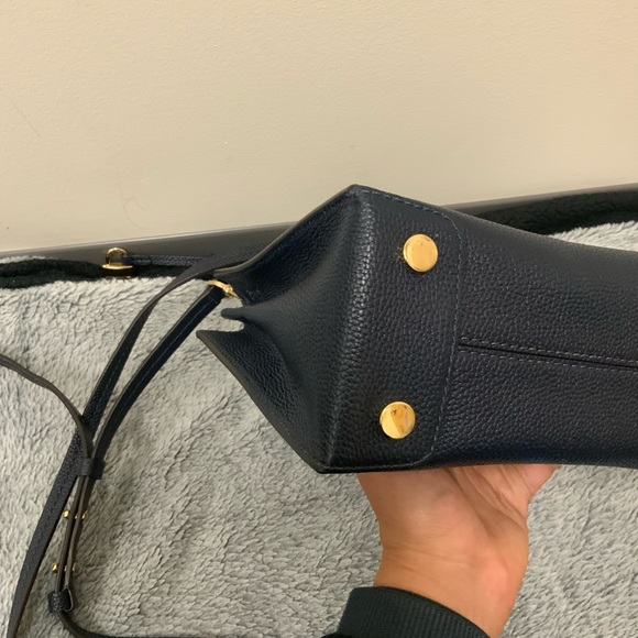 Michael Kors Crossbody - Picture 8 of 11